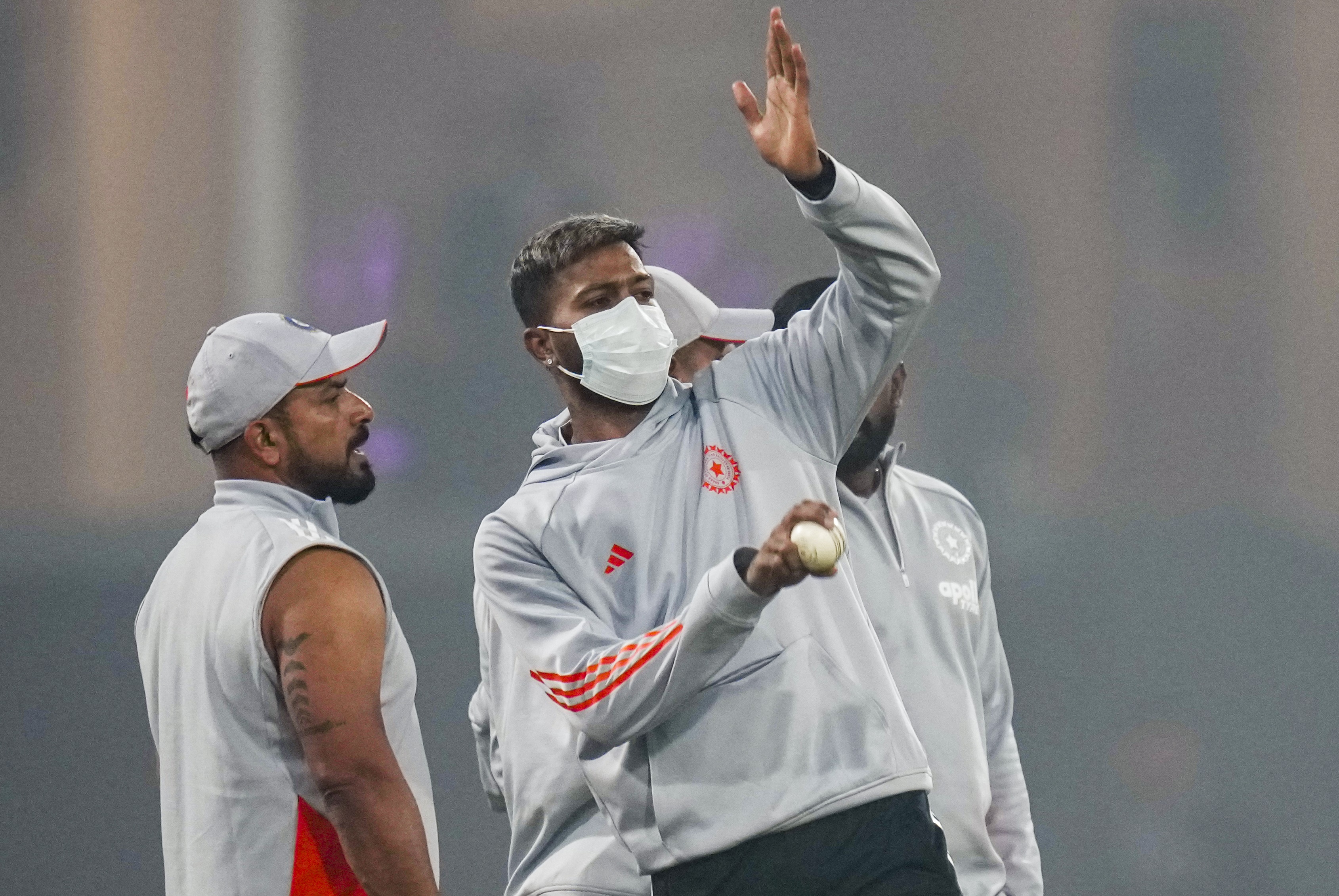 IND&nbsp;vs&nbsp;SA LIVE Score, 4th t20i: बेहतर नहीं हुए हालात, टॉस में देरी बरकरार, अब इतने बजे होगा मुआयना