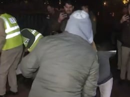 Unnao Rape Survivor's Mother Manhandled, Blocked From Protest In Delhi