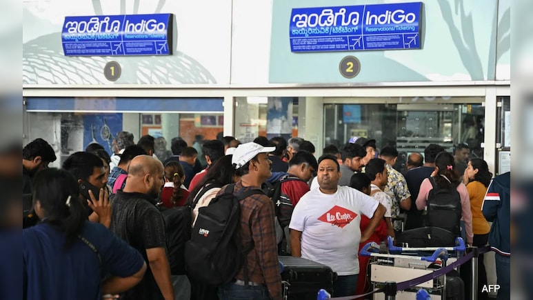 गलती कहां हुई, कौन जिम्मेदार.. इंडिगो संकट पर एक्शन में सरकार, जारी किए हेल्पलाइन नंबर