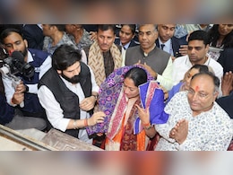 द&zwj;िल्&zwj;ली की सीएम रेखा गुप्ता ने खाटूश्&zwj;यामजी के सामने नवाया शीश, बोलीं- वर्षों की मन्&zwj;नत पूरी हुई