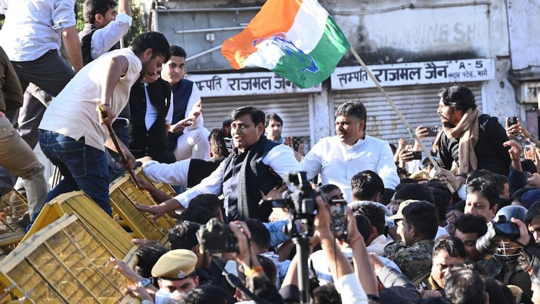 Rajasthan: प्रदर्शन में नहीं चली पानी की धार, कांग्रेस के तेवर पर भारी पड़ा पानी बचाओ का मैसेज