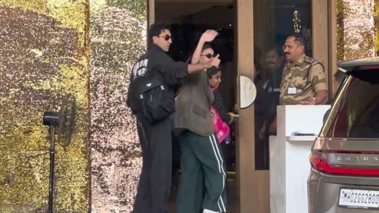 Ranbir Kapoor Flaunts Clean-Shaven Look As He Jets Off With Alia Bhatt For New Year Vacay. Bonus: Raha