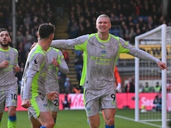 Manchester City Smash Crystal Palace To Fire Title Warning, Aston Villa Extend Streak