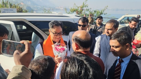 पीएम मोदी ने अजमेर शरीफ दरगाह के ल&zwj;िए भेजी चादर, क&zwj;िरेन र&zwj;िजिजू पहुंचे अजमेर