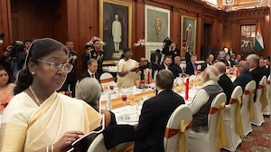 President Droupadi Murmu Praises India-Russia Ties At Rashtrapati Bhavan