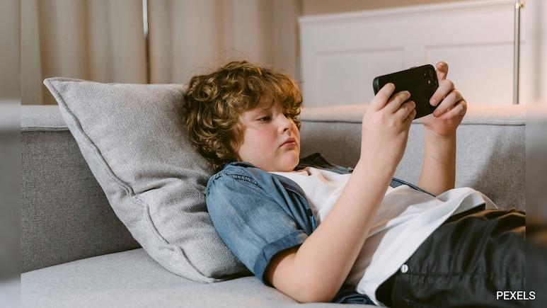 No Livestreaming, Curfews: How UK's Social Media Ban For Under-16s Will Work