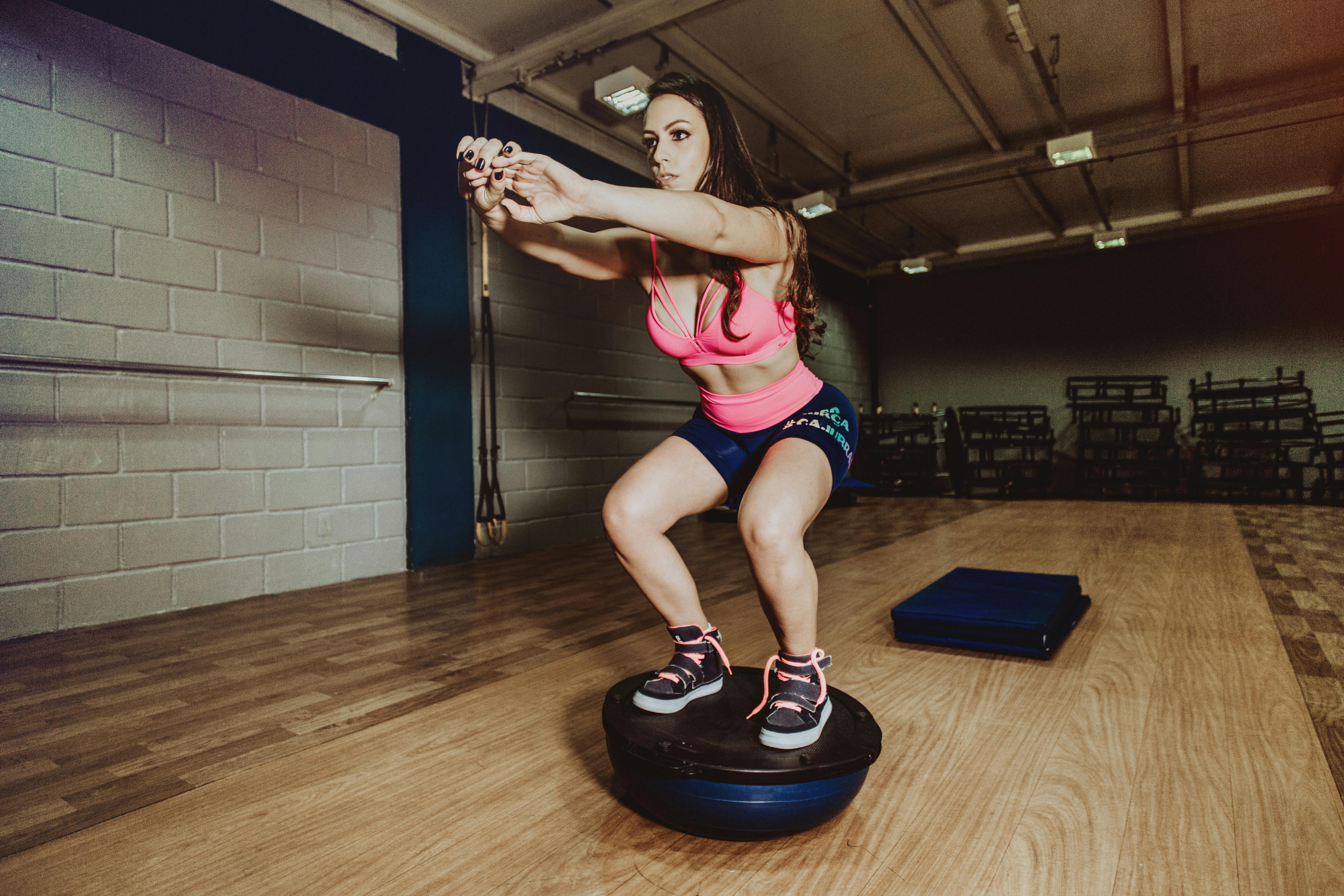 Celebrity Fitness Coach Namrata Purohit Takes On A Tricky BOSU Ball Plank Challenge
