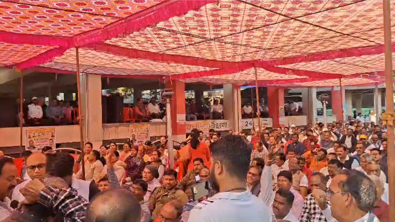 छत्तीसगढ़: महंगाई भत्ता, DA समेत 11 सूत्री मांगों को लेकर अधिकारी-कर्मचारियों की तीन दिवसीय हड़ताल, विभागों में काम पड़े ठप्प