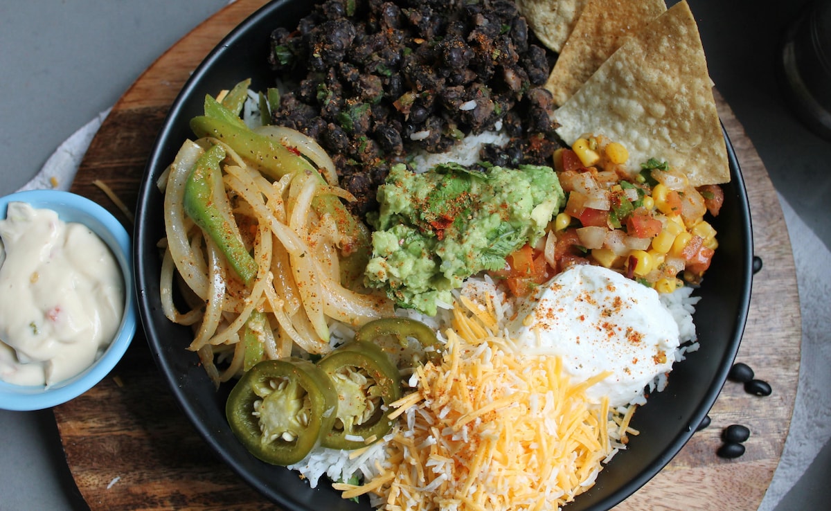 US Woman Claims She Bit Into Rodent Inside Chipotle Burrito Bowl, Sues Chain