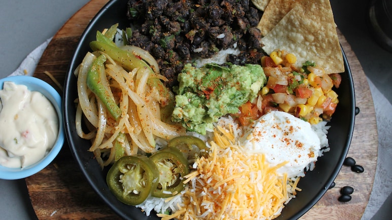 US Woman Claims She Bit Into Rodent Inside Chipotle Burrito Bowl, Sues Chain