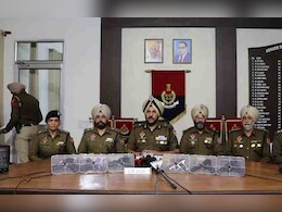 आतंकी मंसूबों पर पानी फिरा! आधुनिक हथियारों के साथ पकड़े गए 6 तस्कर, पाकिस्तान के तस्करी मॉड्यूल की टूटी कमर!