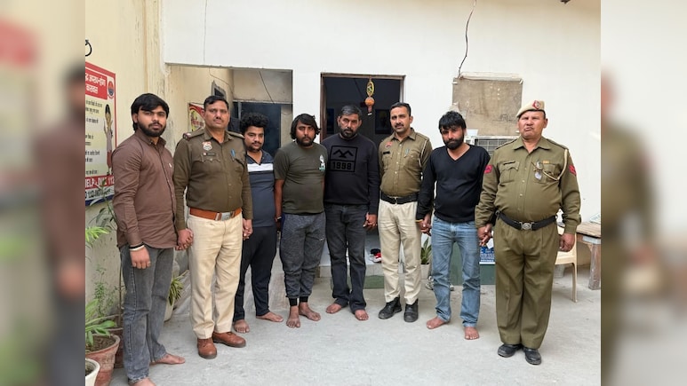 गुरुग्राम: गाय को नॉन वेज मोमोज खिलाना पड़ा महंगा, 5 आरोपी गिरफ्तार
