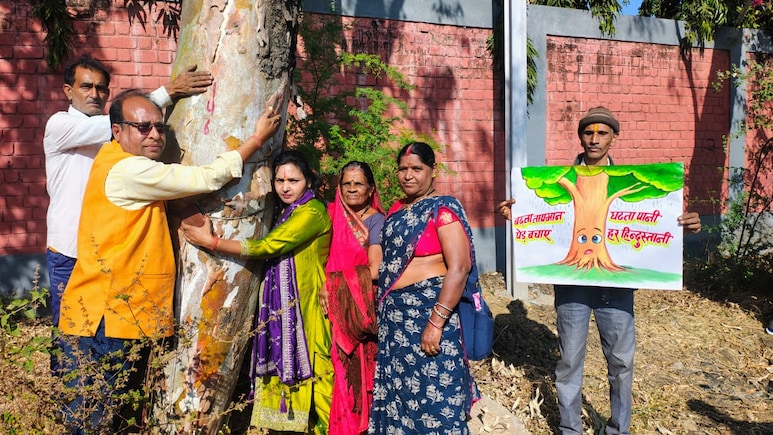 भोपाल में अचानक क्यों शुरू हुआ चिपको आंदोलन? पेड़ों से चिपककर पर्यावरण बचा रहे लोग