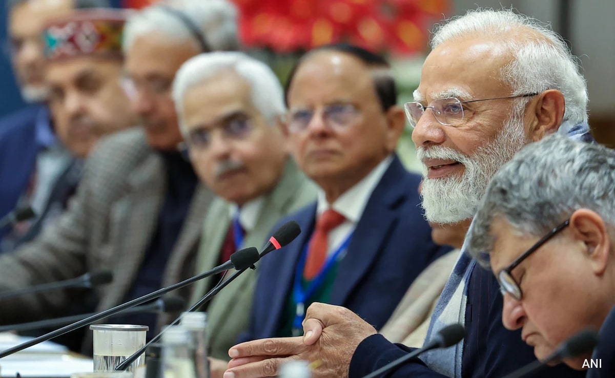 PM Modi Meets Economists At NITI Aayog To Shape Budget 2026 Strategy