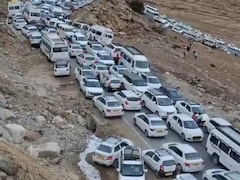 Viral Video Shows Massive Traffic Jam Near Rohtang Pass, Internet Speculates Why