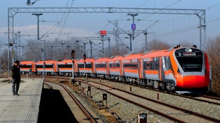 नए साल पर पहली वंदे भारत स्लीपर ट्रेन के रूट का ऐलान, जानिए कितना होगा किराया, क्या मिलेंगी सुविधाएं