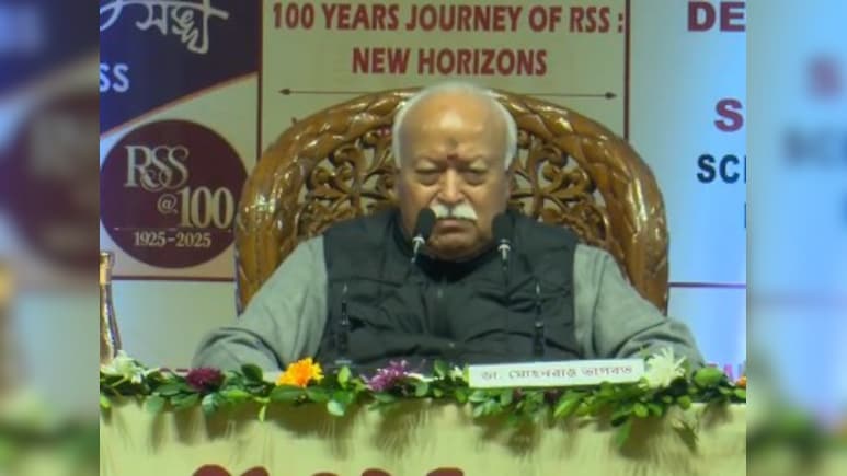 'आप जिम्मेदारी नहीं लेंगे तो कैसे चलेगा,' लिव इन रिलेशनशिप पर RSS प्रमुख मोहन भागवत का बड़ा बयान