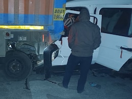 Maihar Road Accident: मैहर NH 30 पर भीषण हादसा, कंटेनर में पीछे से जा घुसा ट्रैवलर वाहन, 3 की मौत, 12 घायल