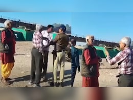 नर्मदा घाट पर युवक को थप्पड़ मारते IAS अधिकारी का वीडियो वायरल, नरसिंहपुर में बवाल