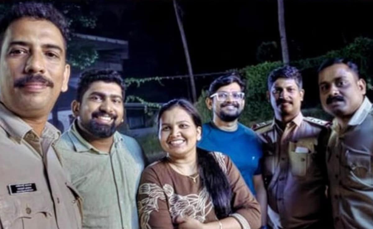 Kerala Doctors Perform An Emergency Operation To Save A Critically Injured Victim On The Road
