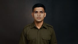 Vijay Diwas 2025: इस परमवीर की बहादुरी के आगे कांपने लगे थे पाकिस्तानी टैंक, अरुण खेत्रपाल ने ऐसे लिया था लोहा