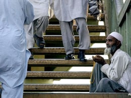 Gulf Countries Deport Over 20,000 Pakistanis For Begging, Security Reasons