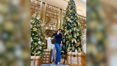 उर्वशी रौतेला की प्री-क्रिसमस तस्वीरें बिखेर रही हैं त्योहारों की खुशी और गर्मजोशी