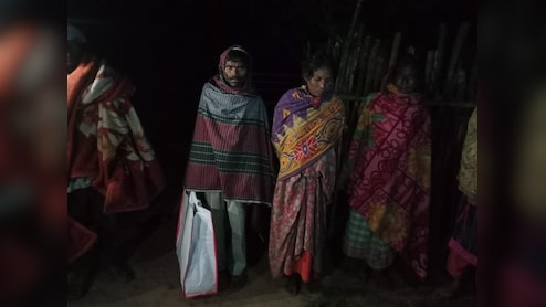 नहीं मिली एम्बुलेंस तो झोले में ही ले जाना पड़ा बेटे का शव, रुला देगी दर्द में डूबे पिता की बेबसी की कहानी