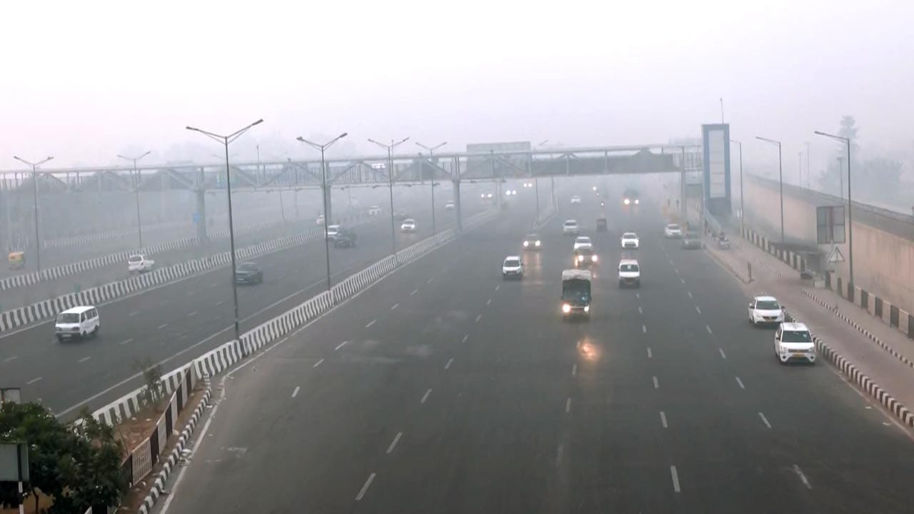 Video: Heavy Smog Blankets Delhi-NCR As AQI Hits Hazardous Levels
