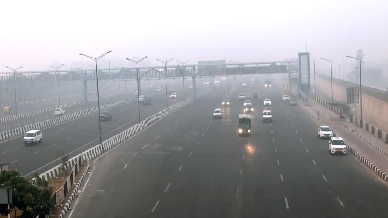 Heavy Smog Blankets Delhi-NCR As AQI Hits Hazardous Levels