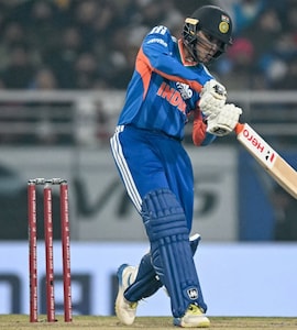 India vs South Africa LIVE Score Updates, 3rd T20I: Abhishek Sharma Off The Mark With Six In Chase Of 118 vs SA