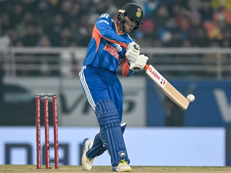 India vs South Africa LIVE Score Updates, 3rd T20I: Abhishek Sharma Falls For 35 But Shubman Gill Solid In Chase Of 118 vs SA
