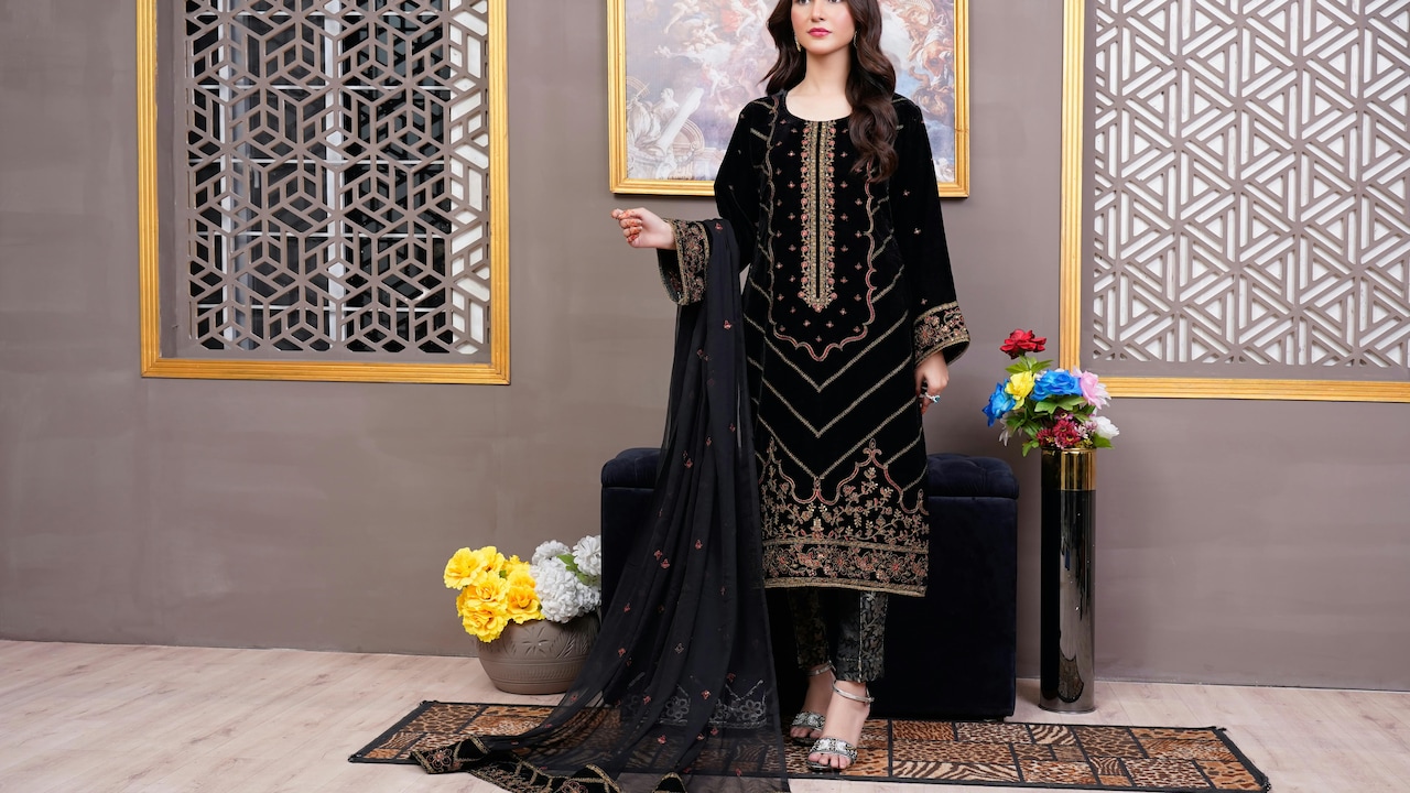 They Are Not Outdated, Know How To Choose Salwar Kameez Sets