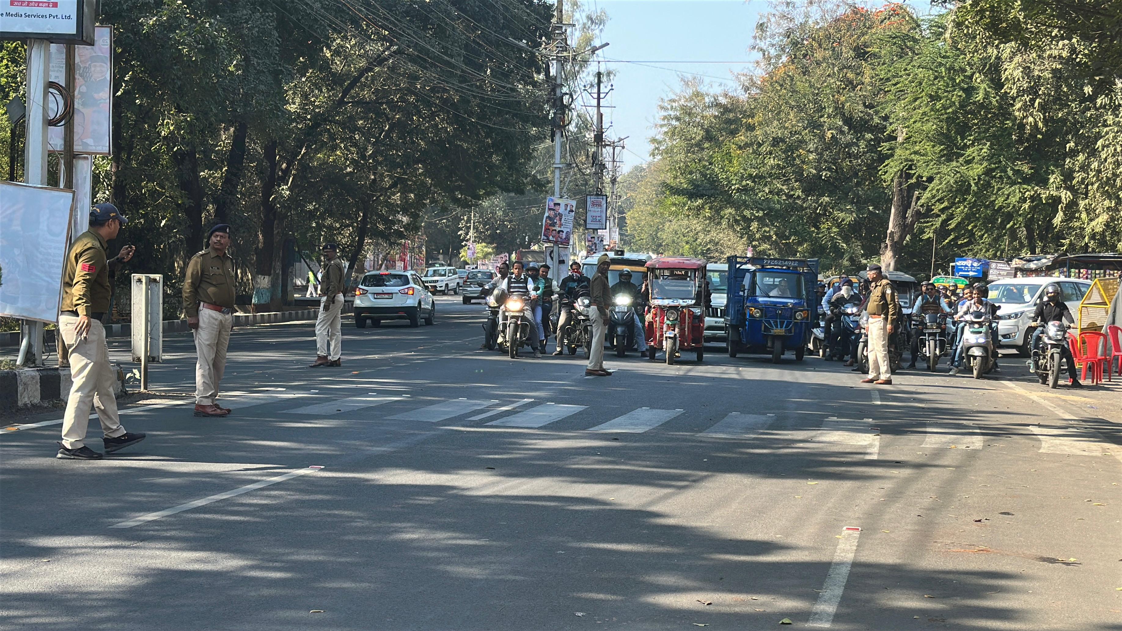भोपाल में शिवराज के बंगले के बाहर सुरक्षा के इंतजाम