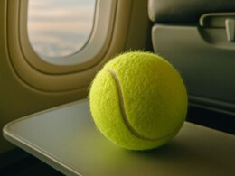 विमान में सफर करते हुए बैग में क्यों रखनी चाहिए टेनिस बॉल,  वजह जान हो जाएंगे हैरान