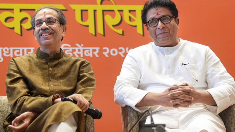 MVA में मनसे की एंट्री? पुणे की बैठक में शामिल हुए मनसे नेता, कांग्रेस ने जताई आपत्ति, नए गठबंधन की अटकलें तेज