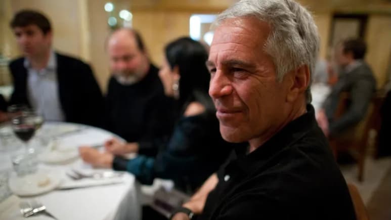 एपस्टीन मामला फिर गरमाया: हाउस ऑफ ओवरसाइट कमेटी ने जारी कीं 70 नई तस्वीरें, एपस्टीन फाइल असल में है क्या?