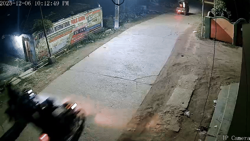 सीतामढ़ी में बीच सड़क ठांय-ठांय...बाइक बगल में लाकर चला दी दनादन गोली, बिहार का ये वीडियो खड़े कर देगा रोंगटे