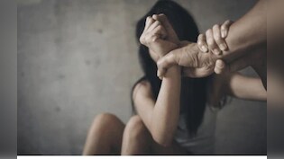 महिला मैनेजर के साथ चलती कार में गैंगरेप; पीड़िता ने कंपनी के सीईओ और कलीग्स पर लगाया आरोप