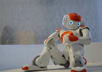 क्या AI छीन लेगा 2026 में आपकी नौकरी! इन 40 पदों पर खतरा, जानें क्या आप भी हैं शामिल?