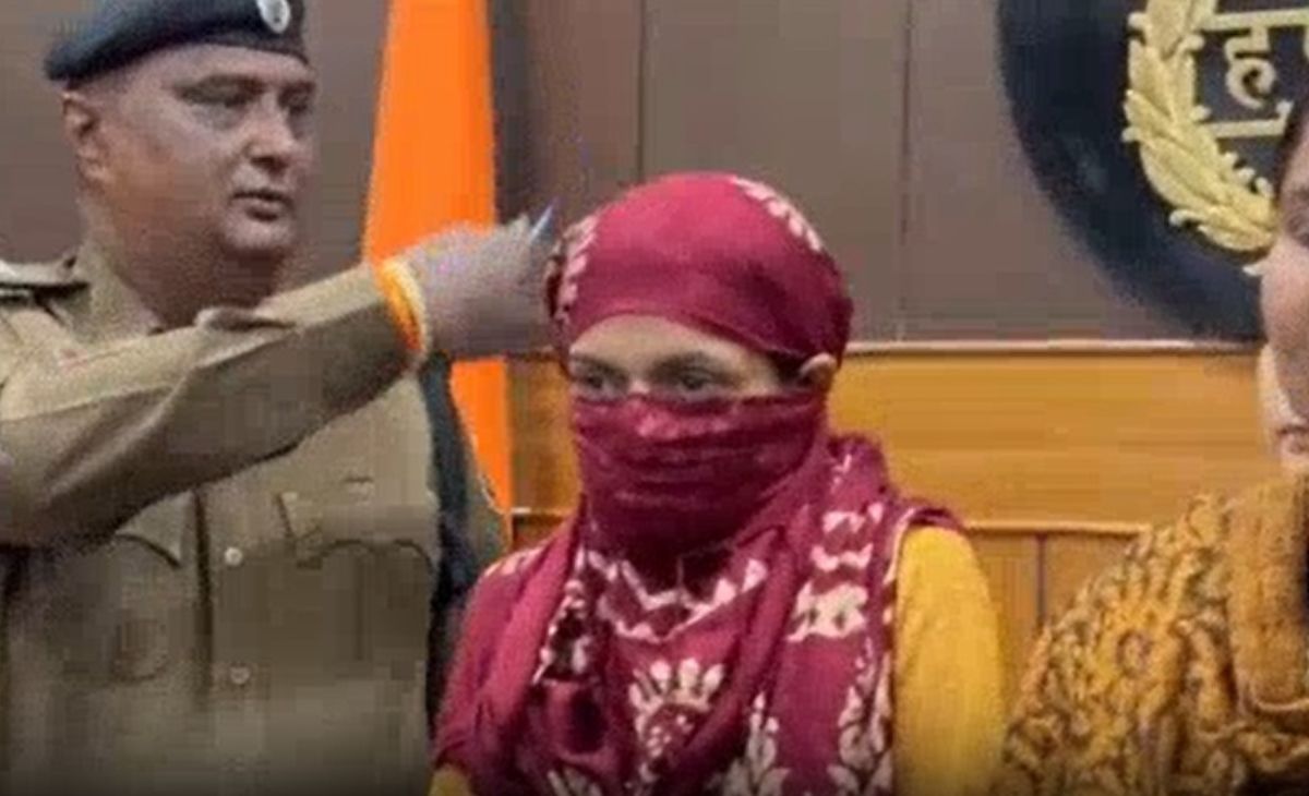 नकाब में दिख रही ये महिला नहीं जल्लाद है! खुद के बेटे सहित 4 बच्चों की हत्या की, वजह चौंका देगी