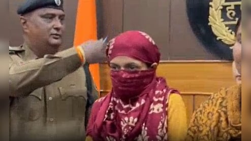 नकाब में दिख रही ये महिला नहीं जल्लाद है! अपने बेटे सहित 4 बच्चों की हत्या की, वजह चौंका देगी