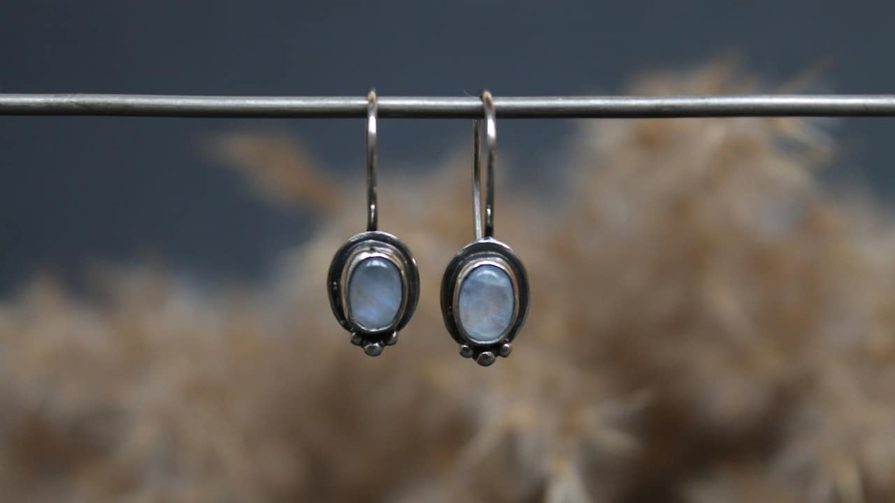 How To Pick Lightweight Earrings That Stay Comfortable Whole Day How To Pick Lightweight Earrings That Stay Comfortable Whole Day