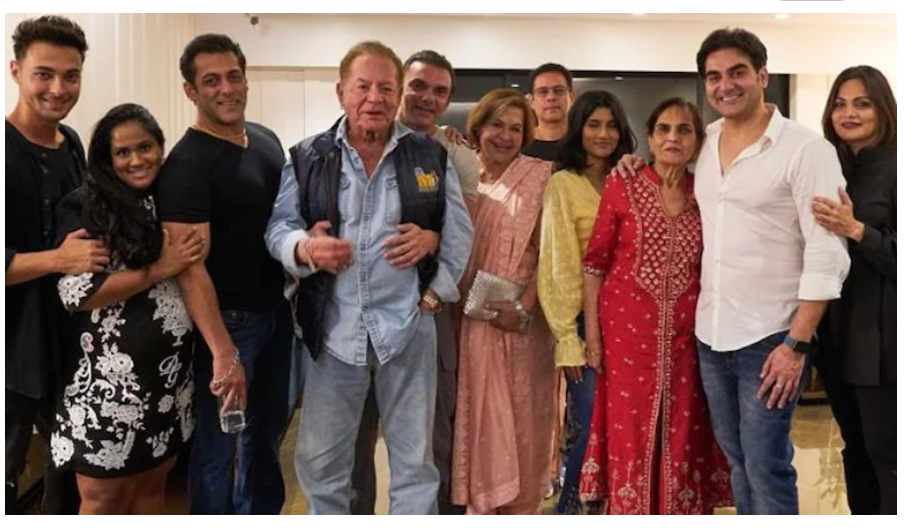 एक नहीं सलमान खान की हैं दो मम्मियां, दोनों के हैं लाड़ले, एक साथ फिल्म में भी कर चुके हैं काम