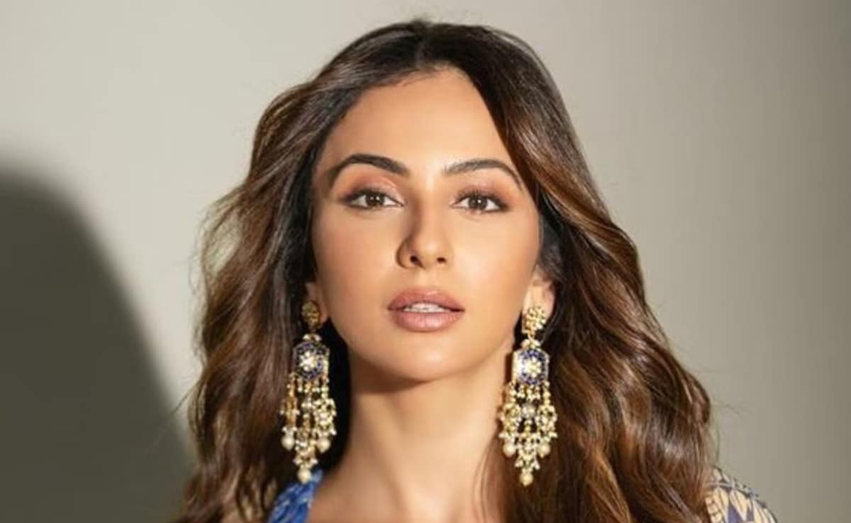 Rakul Preet Singh Slams 'Doctor' Over Plastic Surgery Claims: "Fraud Alert"