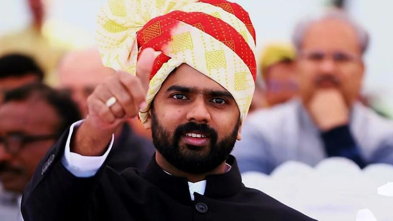 पानी को तरसते गांव में जन्&zwj;म से खंडवा जल अवार्ड विवाद तक, IAS नागार्जुन गौड़ा की पूरी कहानी क्&zwj;या है?