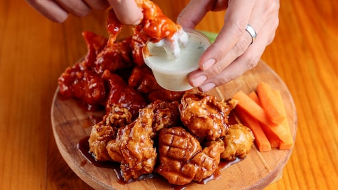 Buffalo City In US Sets Guinness World Record For The Largest Chicken Wing Eating Competition
