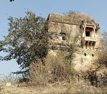 रकमगढ़ किला जहां तात्या टोपे छिपे थे 45 दिन, अब वहां भूतों और काले बड़े सांप के होने की होती है चर्चा