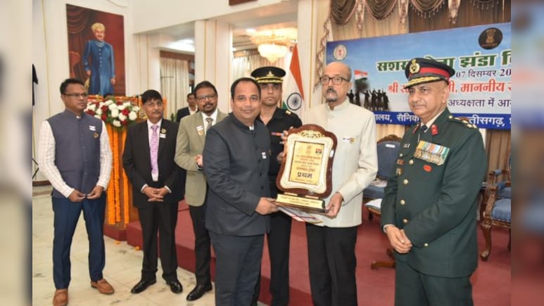 सशस्त्र सेना झंडा दिवस: राज्यपाल डेका ने कहा- वीर सैनिकों के कारण ही हमारा जीवन और संपत्ति सुरक्षित 