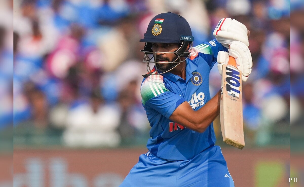 IND vs SA: ऋतुराज गायकवाड़ ने जड़ा वनडे करियर का पहला शतक, विराट कोहली को दिया श्रेय